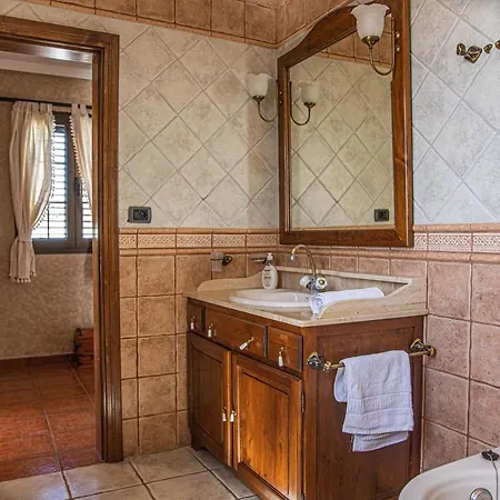 Cuevas Villa