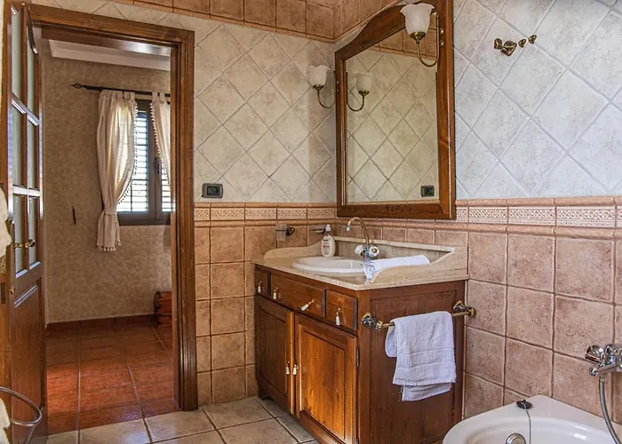 Cuevas Villa